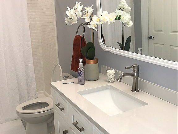 Newly remodeled second bath