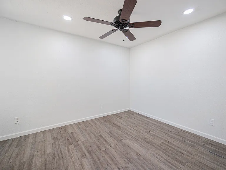 2145 S Dorsey Ln — Photo 16
