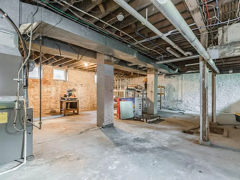 1206 E Armour Blvd — Photo 30