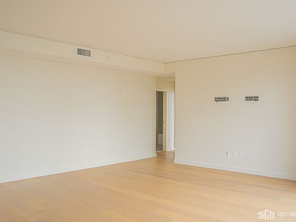 5th image of 121 Stewart St #3008
