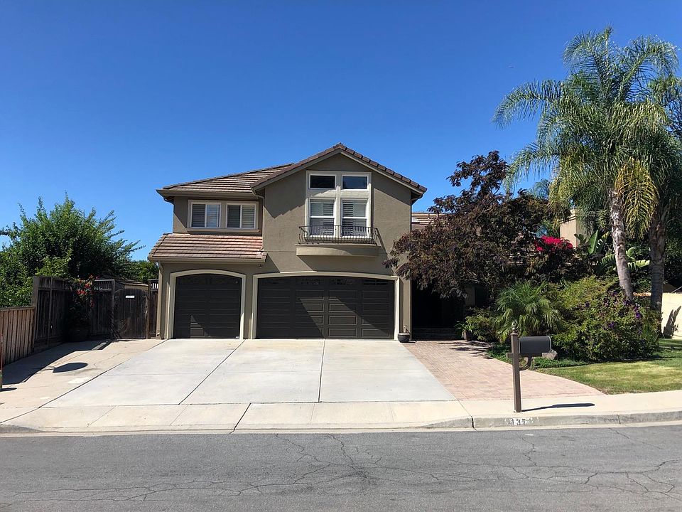 2nd image of 1371 El Camino Higuera