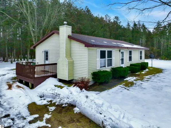 2161 S M 37, Harrietta, MI 49638
