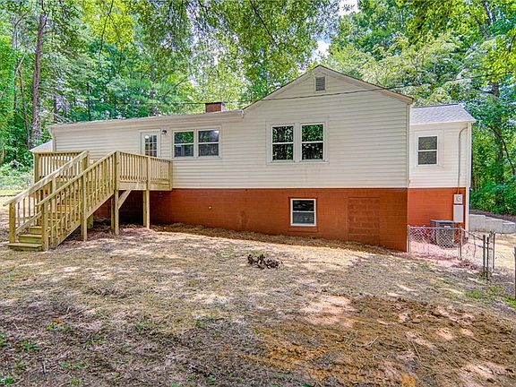 3rd image of 3790 New Walkertown Rd