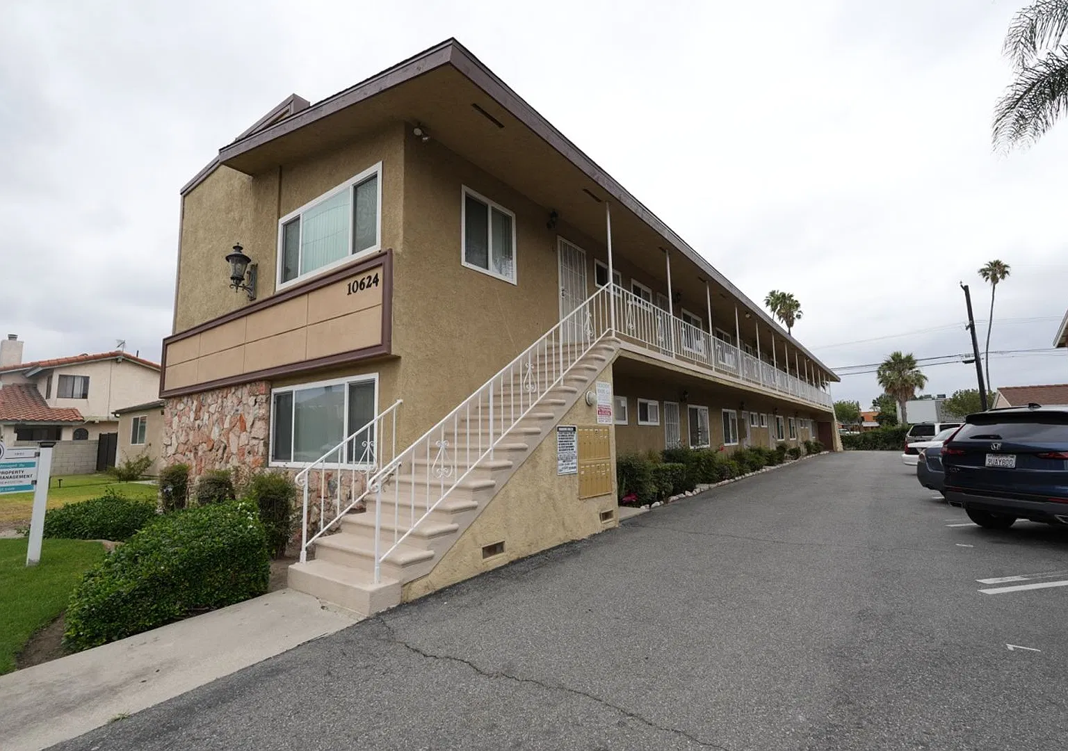 10624 La Reina Ave — Photo 1