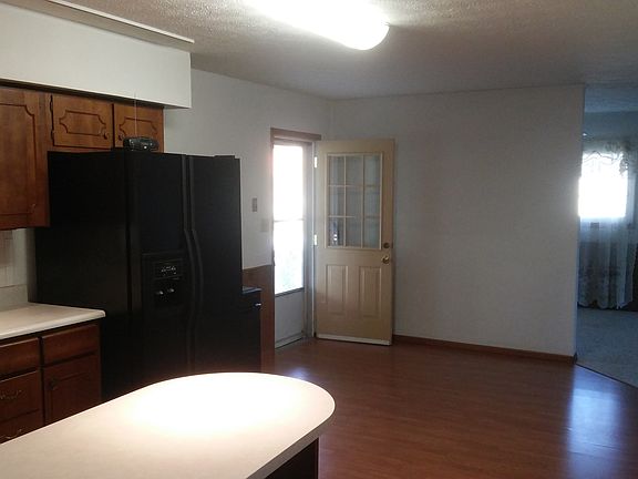 5th image of 206 E Roger Dr