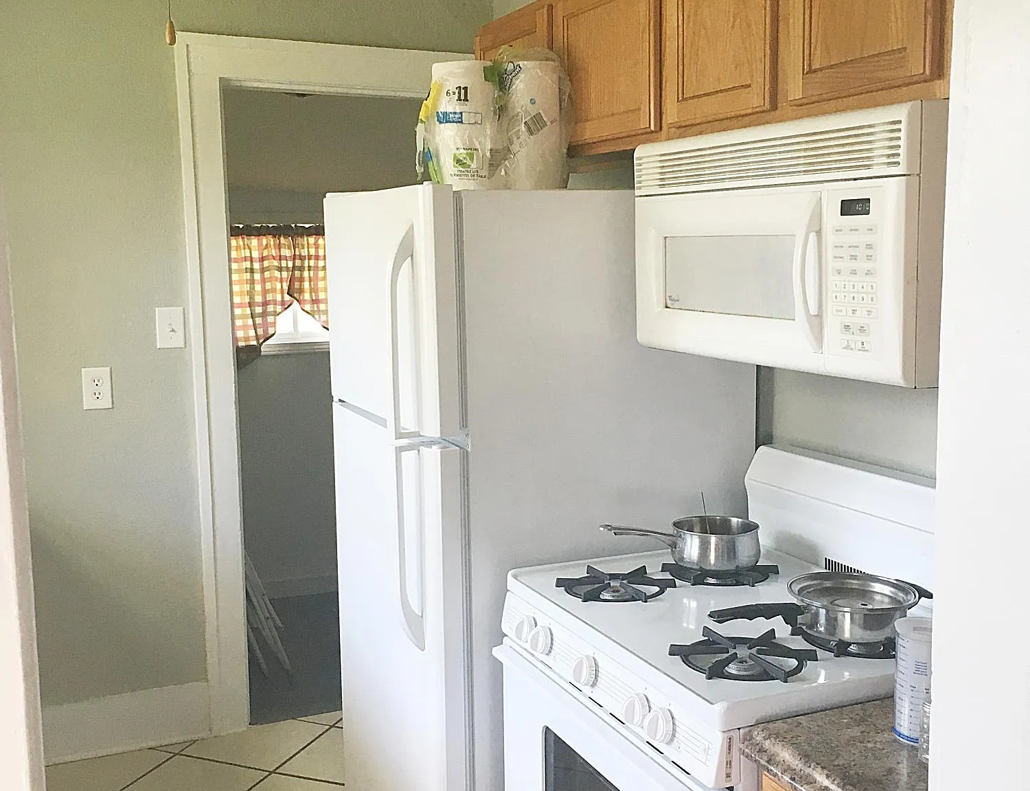 3 bed, 1.0 bath, 1008 sqft, $1,700 — Photo 4