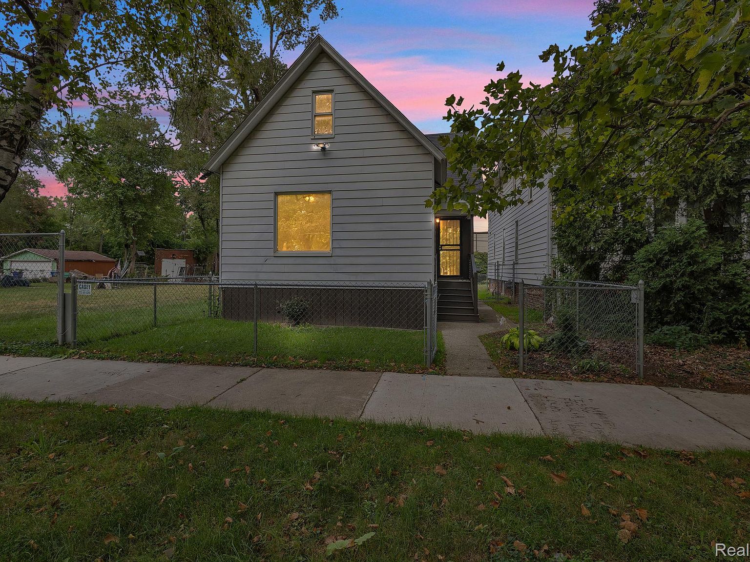 4450 Military St, Detroit, MI 48210