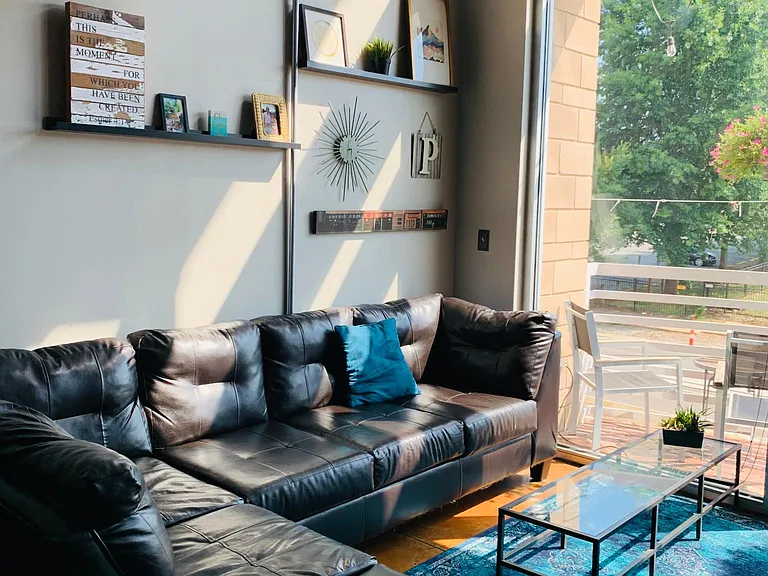 710 W Trade St #305 — Photo 9