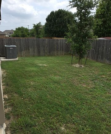 3rd image of 117 Fernwood Dr