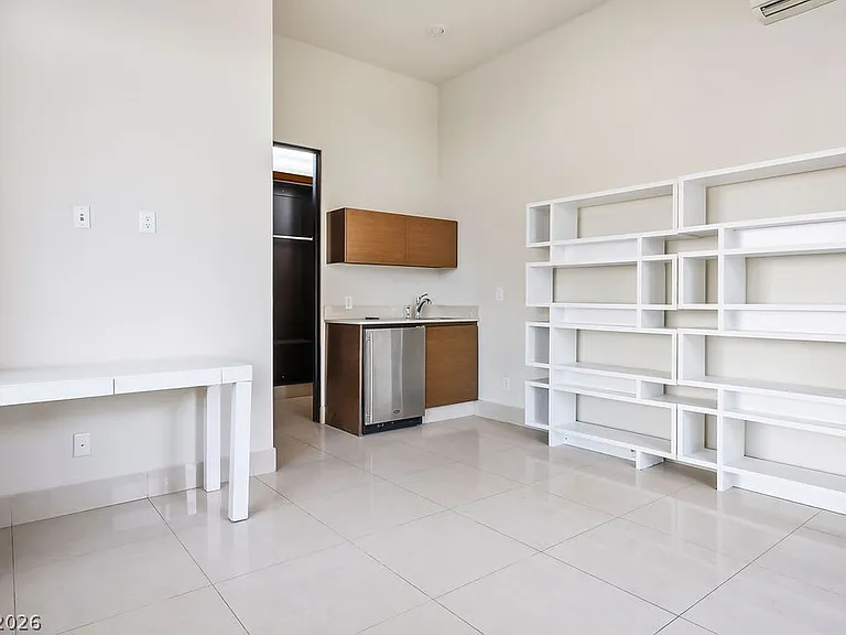 7434 Yonie Ct — Photo 18