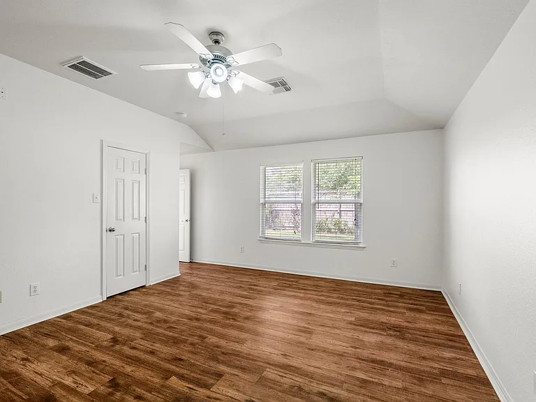 3211 Falcon Trail Dr — Photo 22