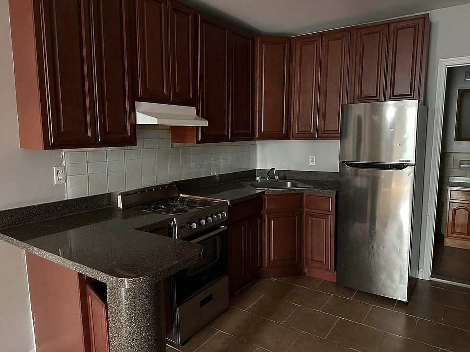 1st image of 237 E 111th St APT 1B