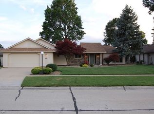 8816 Gatewood Dr, North Ridgeville, OH