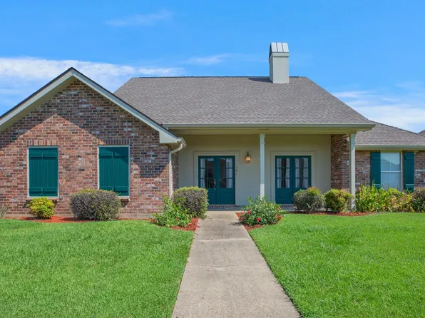 101 Cornish Pl, Youngsville, LA 70592