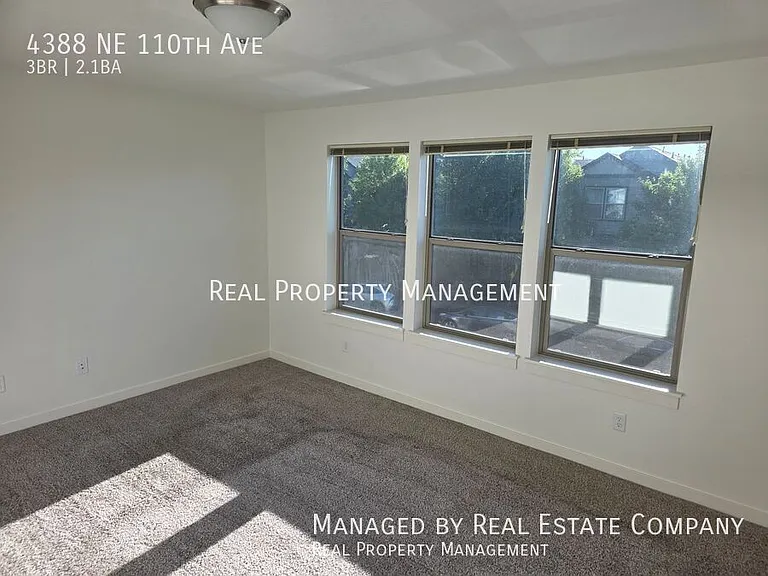 4388 NE 110th Ave — Photo 14