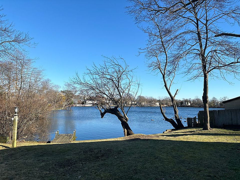 15 Barberry Rd, West Islip, NY 11795 Zillow