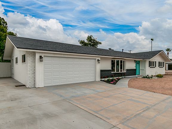 3rd image of 13617 N Canterbury Dr