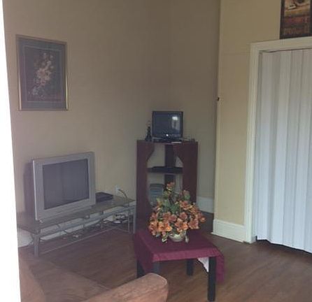 2nd image of 2219-21 Onzaga St