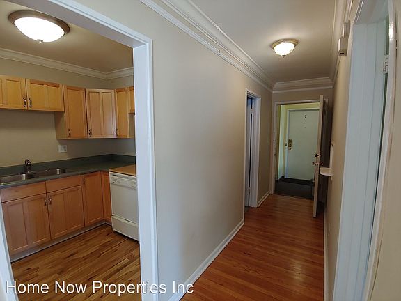 3rd image of 1352 North Ave NE APT 8