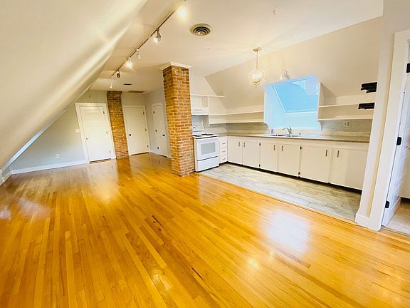 3rd image of 28-30 Everett St #3