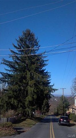 2nd image of 25 Gaffney Hill Rd