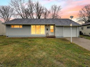 9924 Manorford Dr, Parma Heights, OH 44130