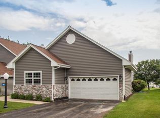 710 Valleyview Ct, Lake Geneva, WI 53147