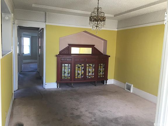 5th image of 215 Evergreen Ave