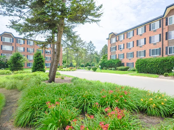 1206 S New Wilke Rd APT 108, Arlington Heights, IL 60005