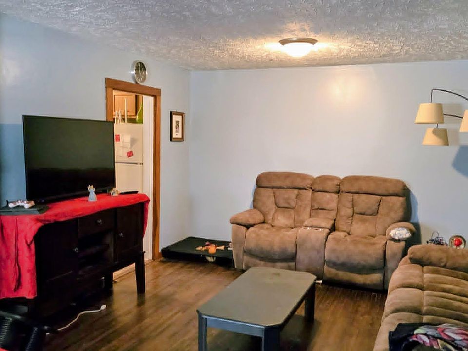 2nd image of 1843 Vinton St