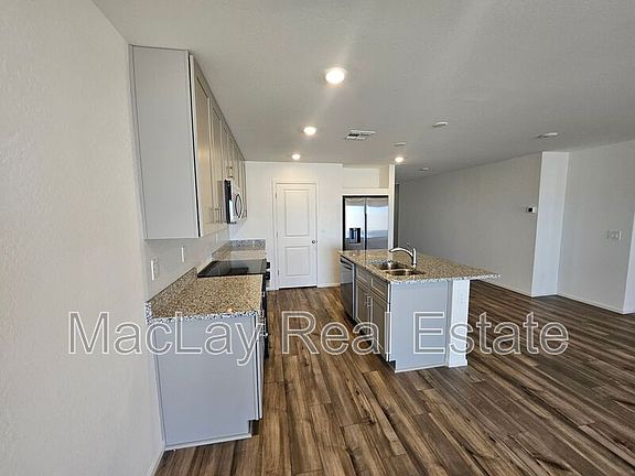 4th image of 1390 W Aztec Dr