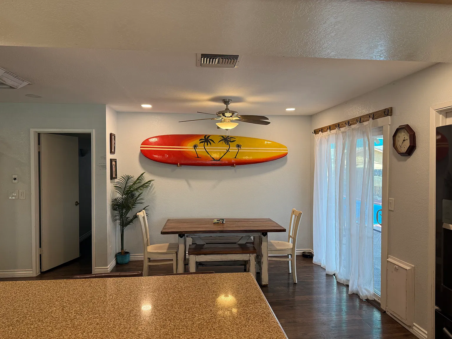 4 bed, 1719 sqft, $2,300 — Photo 4
