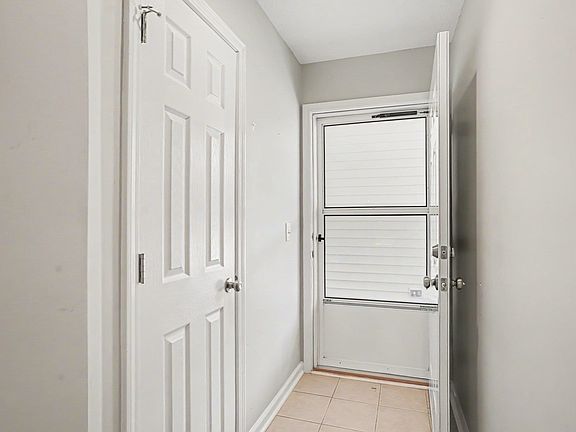 5th image of 623 Tupelo Ln. #3C