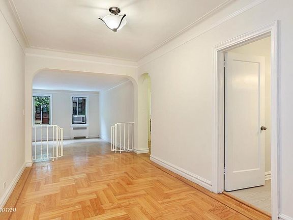 4th image of 57 Park Ter W APT 1E