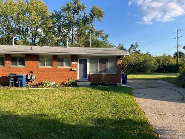 913 Evelyn Ct