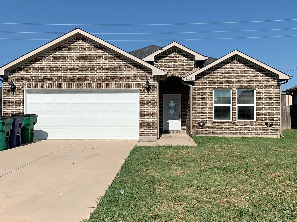 2208 Oliver Cir