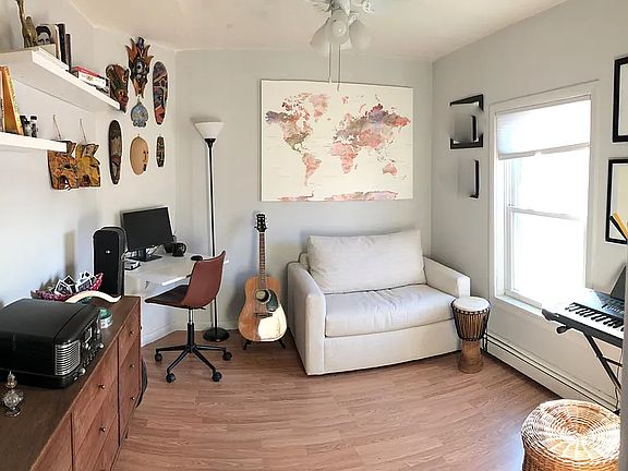 4th image of 1634 Mount Vernon St #3R