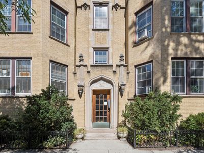 644 W Melrose St APT 2E, Chicago, IL, 60657