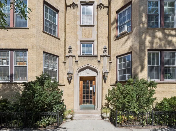 644 W Melrose St APT 2E, Chicago, IL 60657