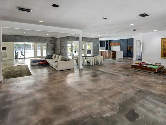 3rd image of 4915 Woodlands Blvd #0
