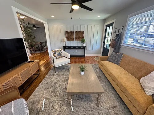 310 Crest Dr Photo 1