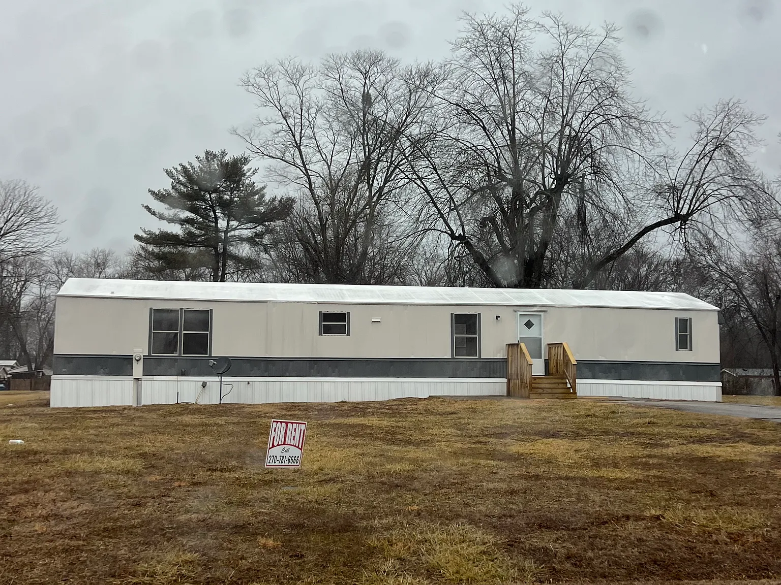 3 bed, $795 — Photo 1