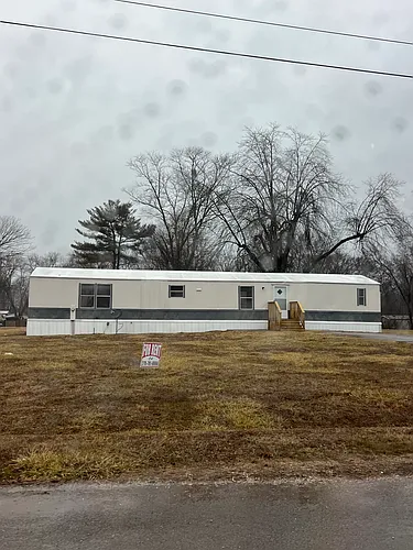 125 Maplewood Dr Photo 1