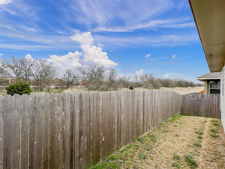 818 Silo St — Photo 30