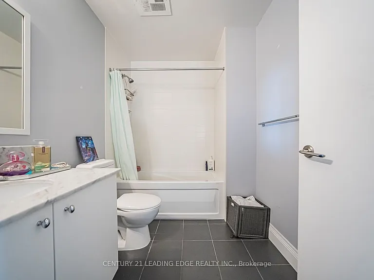 2191 Yonge St #5104 — Photo 34
