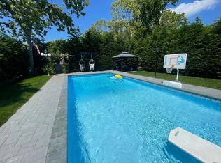 161 Wakeman Rd, Hampton Bays, NY 11946