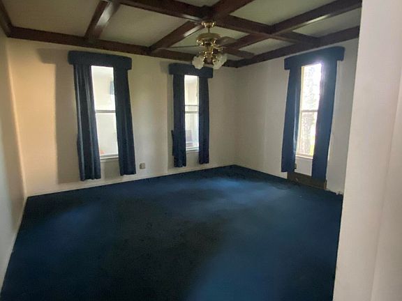 5th image of 1052 E Portage Ave