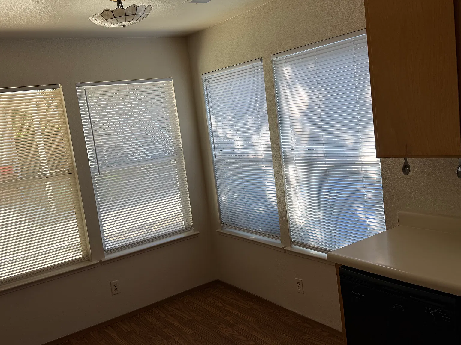 2 bed, 900 sqft, $1,950 — Photo 2