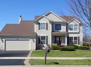 12829 S Summerhouse Dr, Plainfield, IL 60585