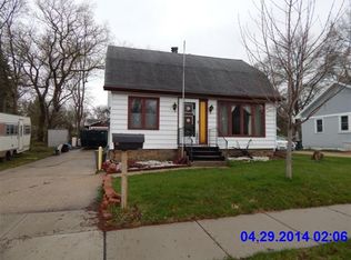 902 Dickinson Ave, Edgerton, WI 53534